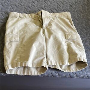 Dockers Men's Cargo Shorts in Cream